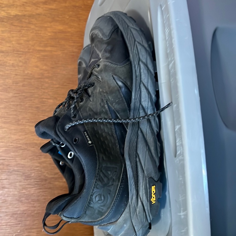 Hoka Mens black size 13